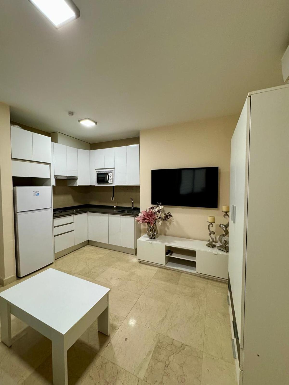 Apartament En Lumbreras-alameda